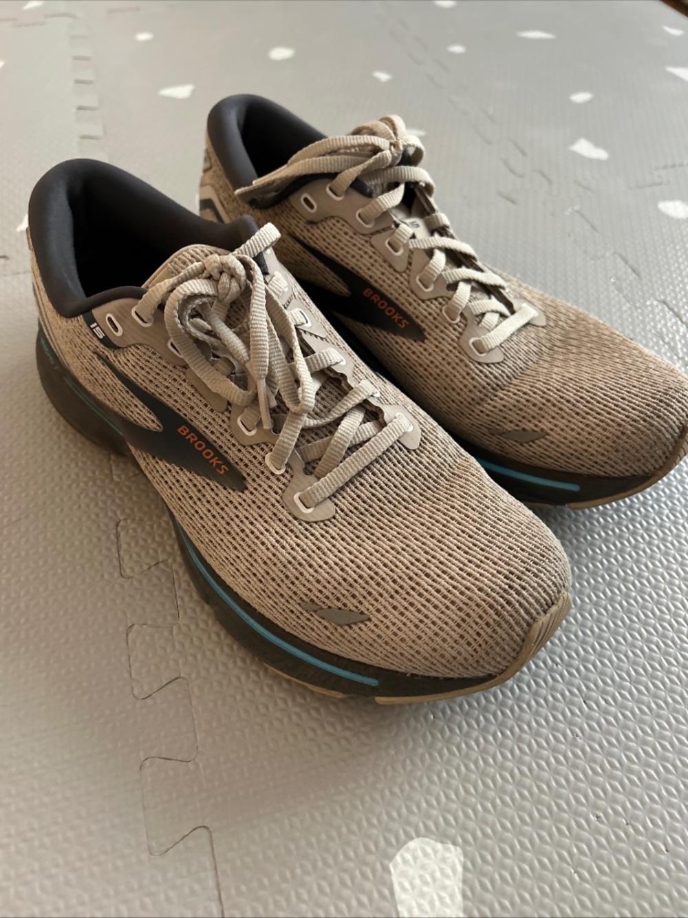 Brooks Ghost 15 Running Shoes Mens Size 8.5 Beige Road Cushion 1103931D141
